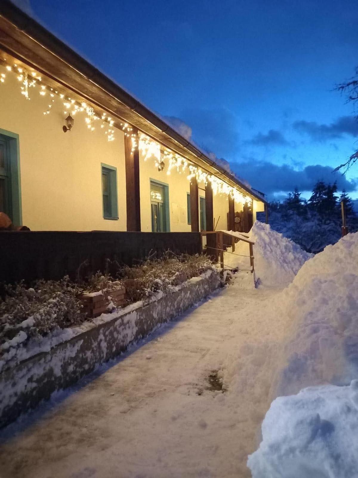 Villa Rozpravkova Hajenka V Nizkych Tatrach Brezno Esterno foto